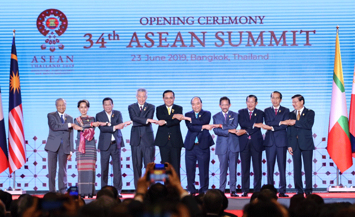 Thủ tướng Nguyễn Xuân Phúc tham dự Hội nghị Cấp cao ASEAN