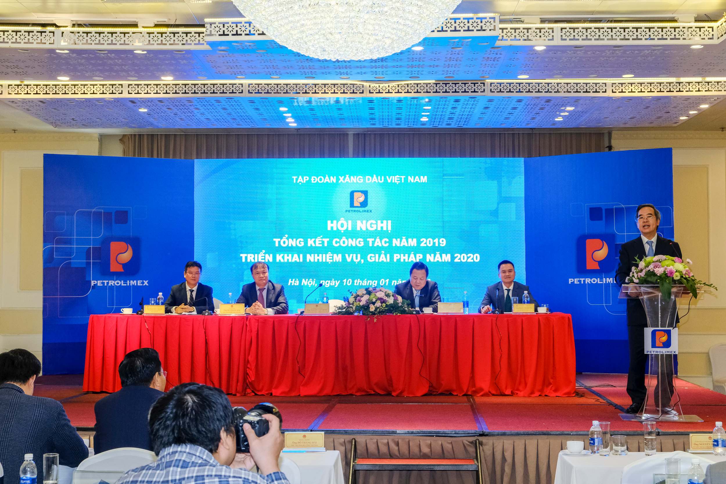 Trưởng ban Kinh tế trung ương Nguyễn Văn Bình đưa ra một số lưu ý cho Petrolimex trong năm 2020