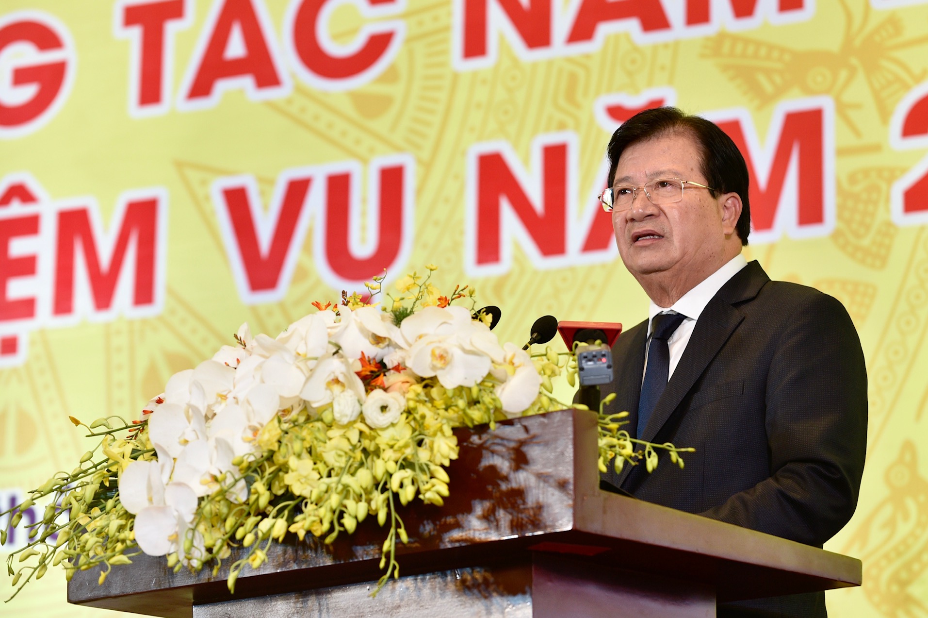 Phó Thủ tướng Chính phủ Trịnh Đình Dũng khẳng định kết quả sản xuất kinh doanh của TKV đã đóng góp vào phát triển chung của đất nước