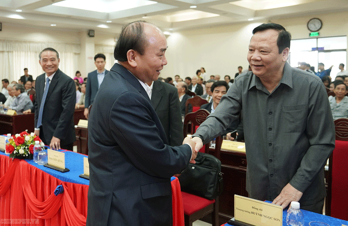 Thủ tướng Nguyễn Xuân Phúc dự buổi gặp mặt các đồng chí lãnh đạo, nguyên lãnh đạo các cơ quan Trung ương tại miền Trung.