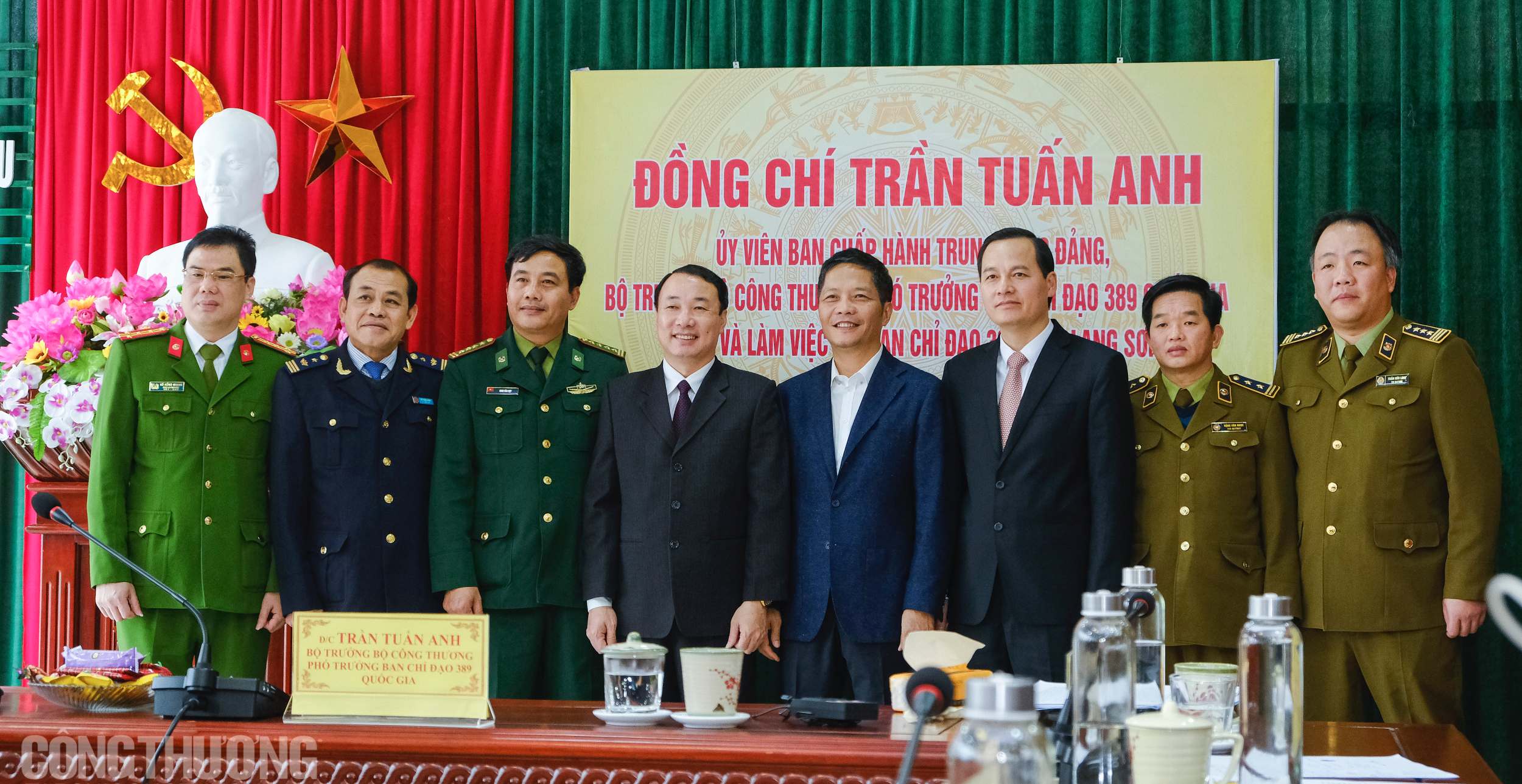 Đoàn công tác Bộ Công Thương cùng đại diện các cơ quan chức năng tỉnh Lạng Sơn