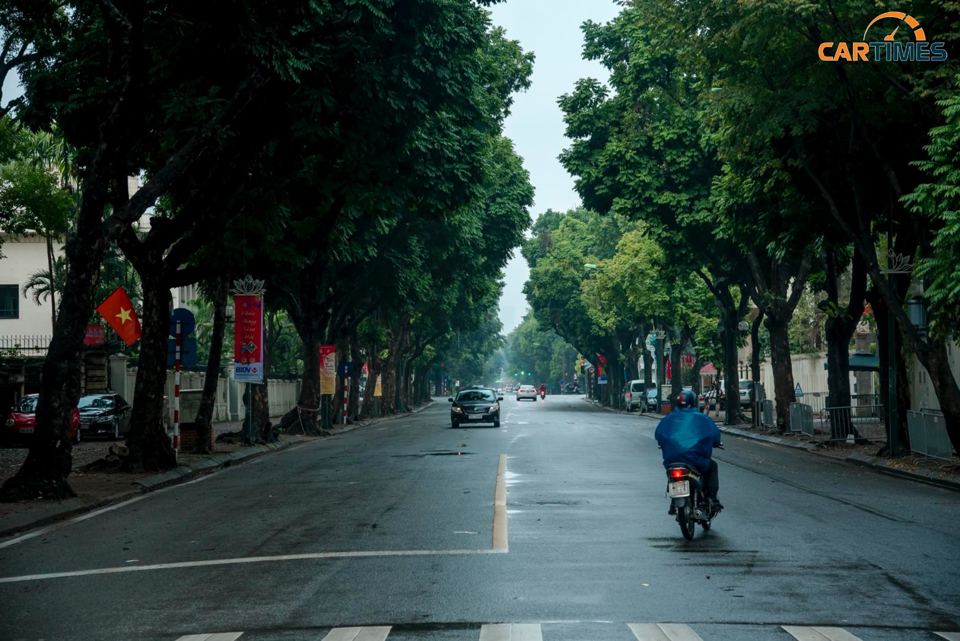 Các con phố lớn ở Hà Nội đẹp lạ