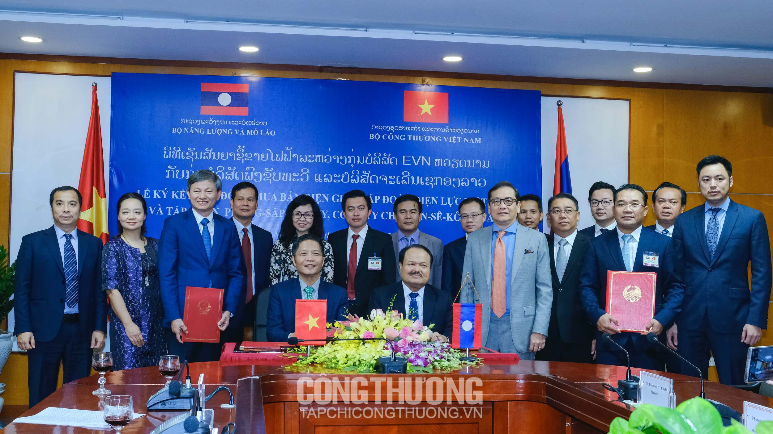 Hai Bộ trưởng cho biết hợp tác Việt - Lào trong lĩnh vực năng lượng thời gian qua đã đạt được nhiều kết quả tích cực