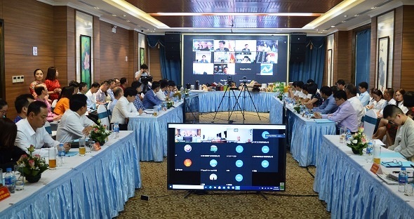 Các doanh nghiệp được kết nối trực tuyến với đại diện Thương vụ Việt Nam tại các nước: Ấn Độ, Nhật Bản, Hàn Quốc, Pakistan, Indonesia và Trung Quốc.