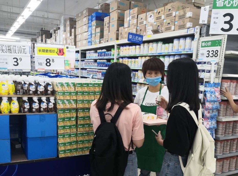 Lần đầu tiên sữa đậu nành Việt chính thức lên kệ của Walmart
