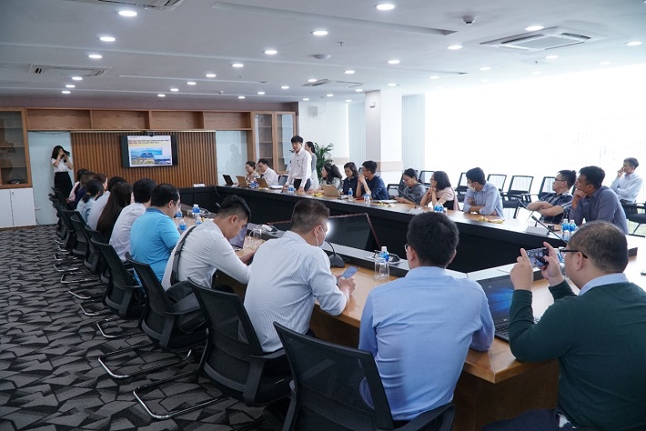 Quang cảnh buổi làm việc của các công ty chứng khoán và Quỹ đầu tư tại Công ty Nhiệt điện Vĩnh Tân