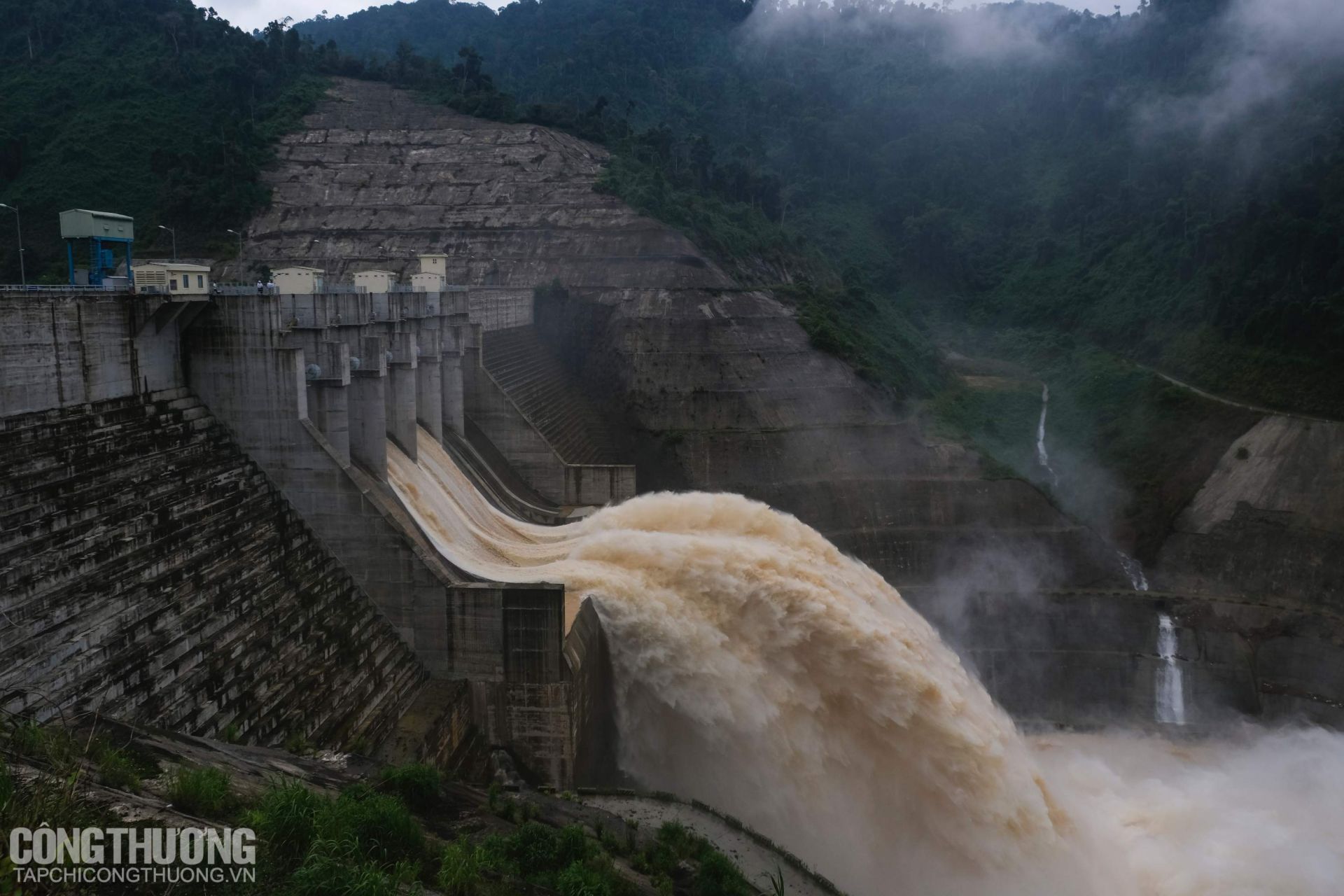 Các nhà máy thủy điện lớn tại Quảng Nam đã cho thấy quy trình vận hành hiệu quả khi cắt, giảm trên dưới 50% lũ cho hạ du
