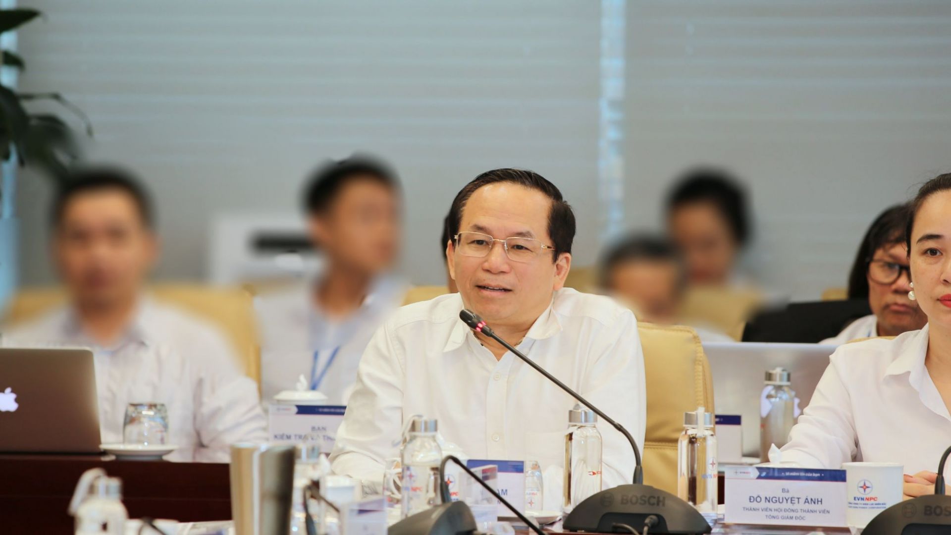 Ông Nguyễn Xuân Nam - Phó Tổng Giám đốc Tập đoàn Điện lực Việt Nam (EVN) phát biểu tại buổi họp