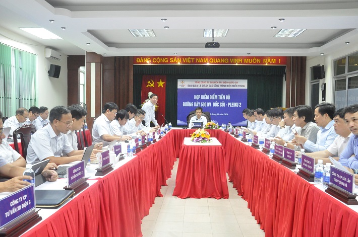 Ông Nguyễn Tuấn Tùng - Chủ tịch HĐTV EVNNPT chủ trì cuộc họp kiểm điểm ĐZ 500kV mạch 3 Dốc Sỏi - Pleiku 2