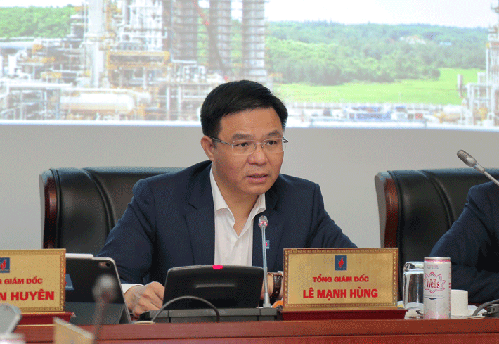 Tổng giám đốc Lê Mạnh Hùng tại buổi giao ban