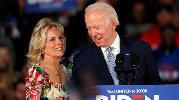 Joe Biden và vợ Jill Biden
