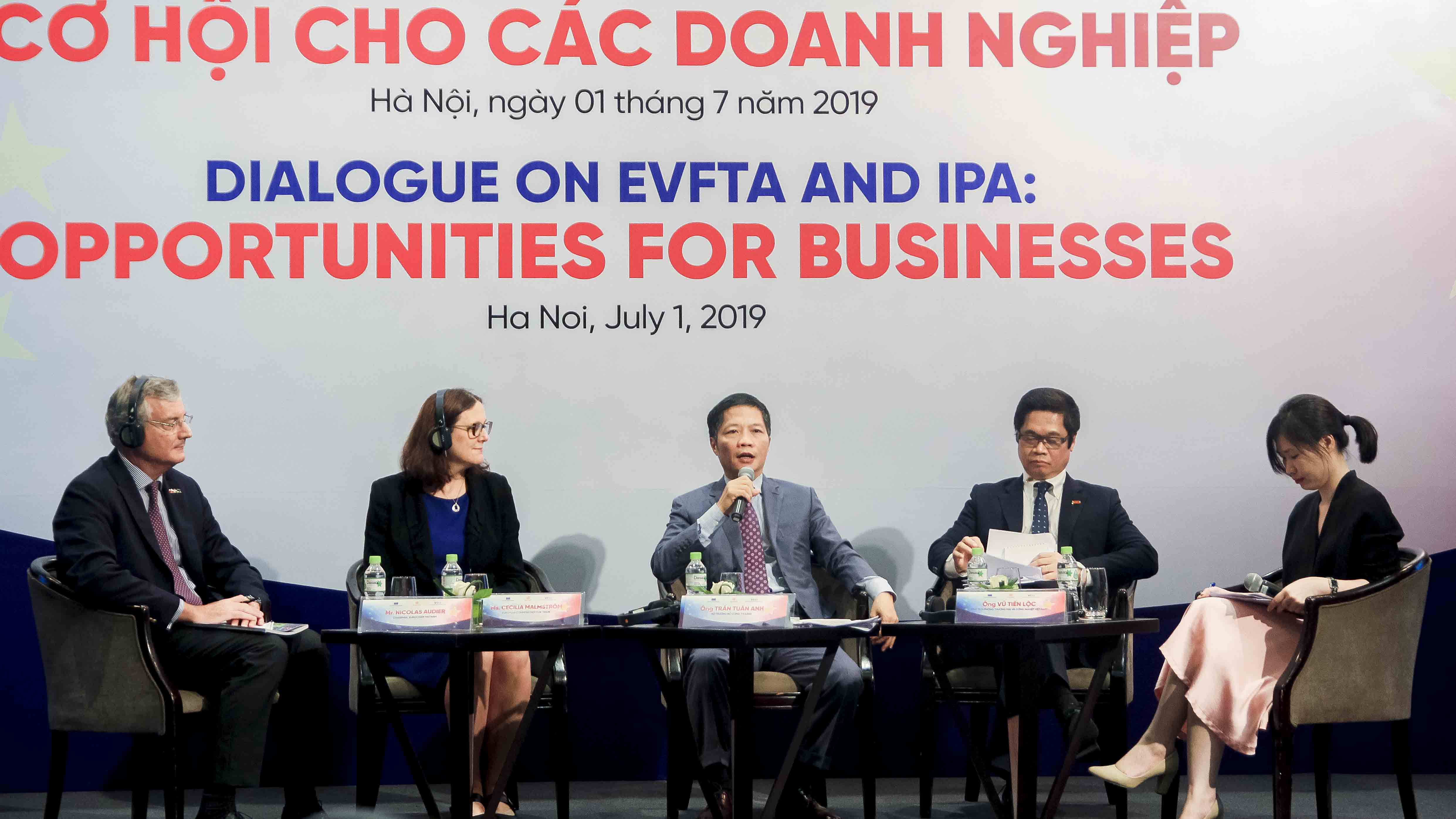 Tọa đàm Đối thoại về Hiệp định Thương mại tự do và Hiệp định Bảo hộ đầu tư giữa Việt Nam và Liên minh Châu Âu: Cơ hội cho doanh nghiệp