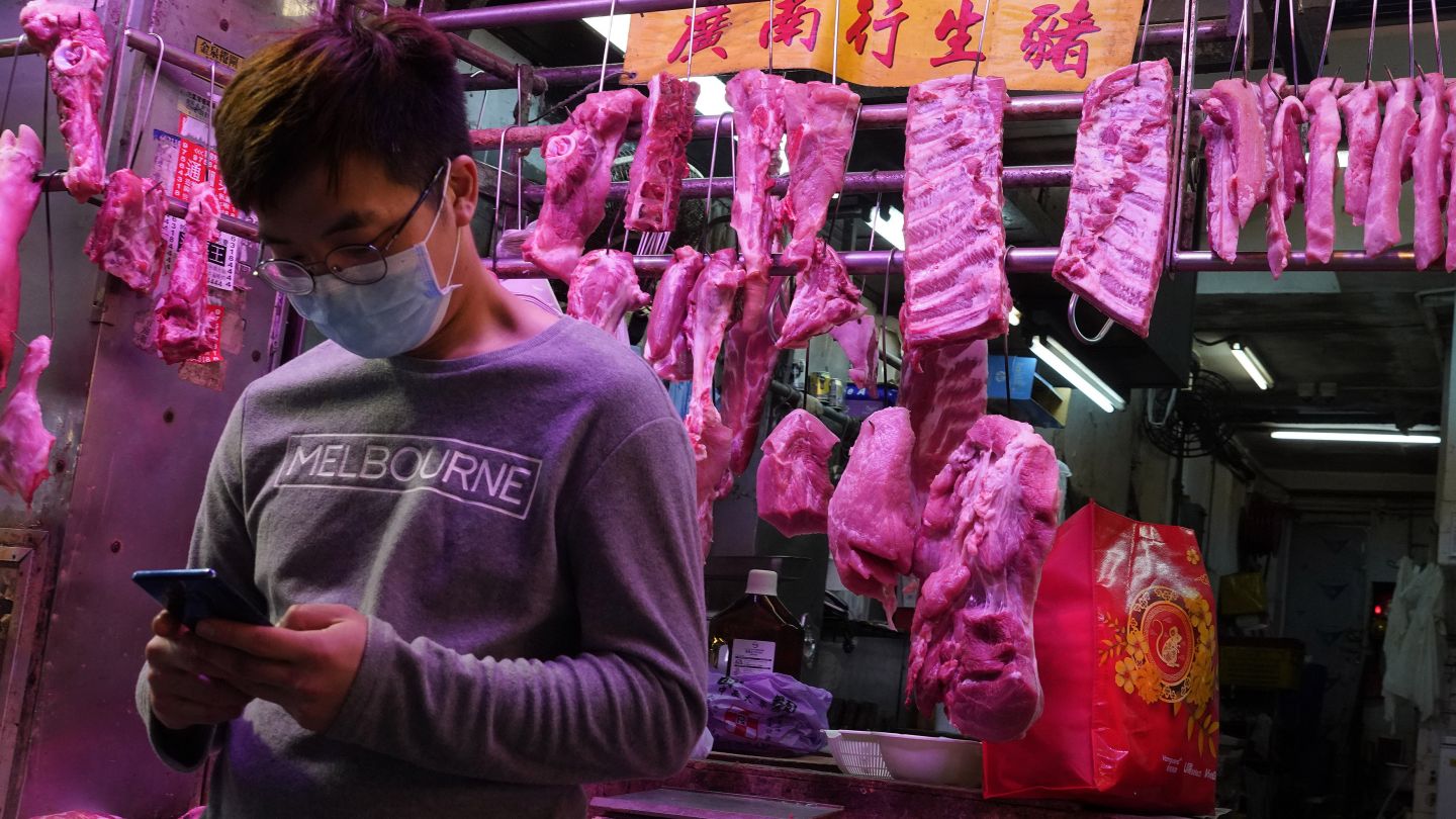 Giá thịt lợn tại Trung Quốc tăng cao do dịch virus Corona