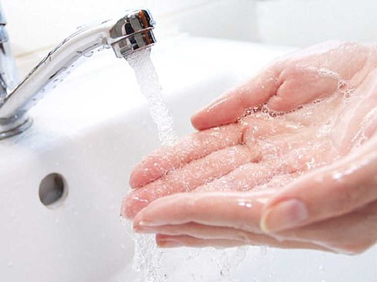 Rửa sạch tay