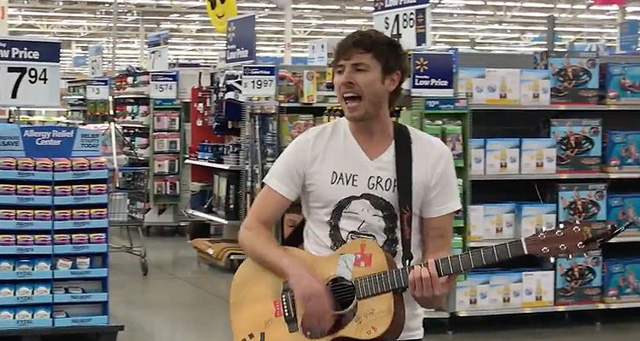 Walmart với những bài hát phù hợp tại thời điểm mua sắm