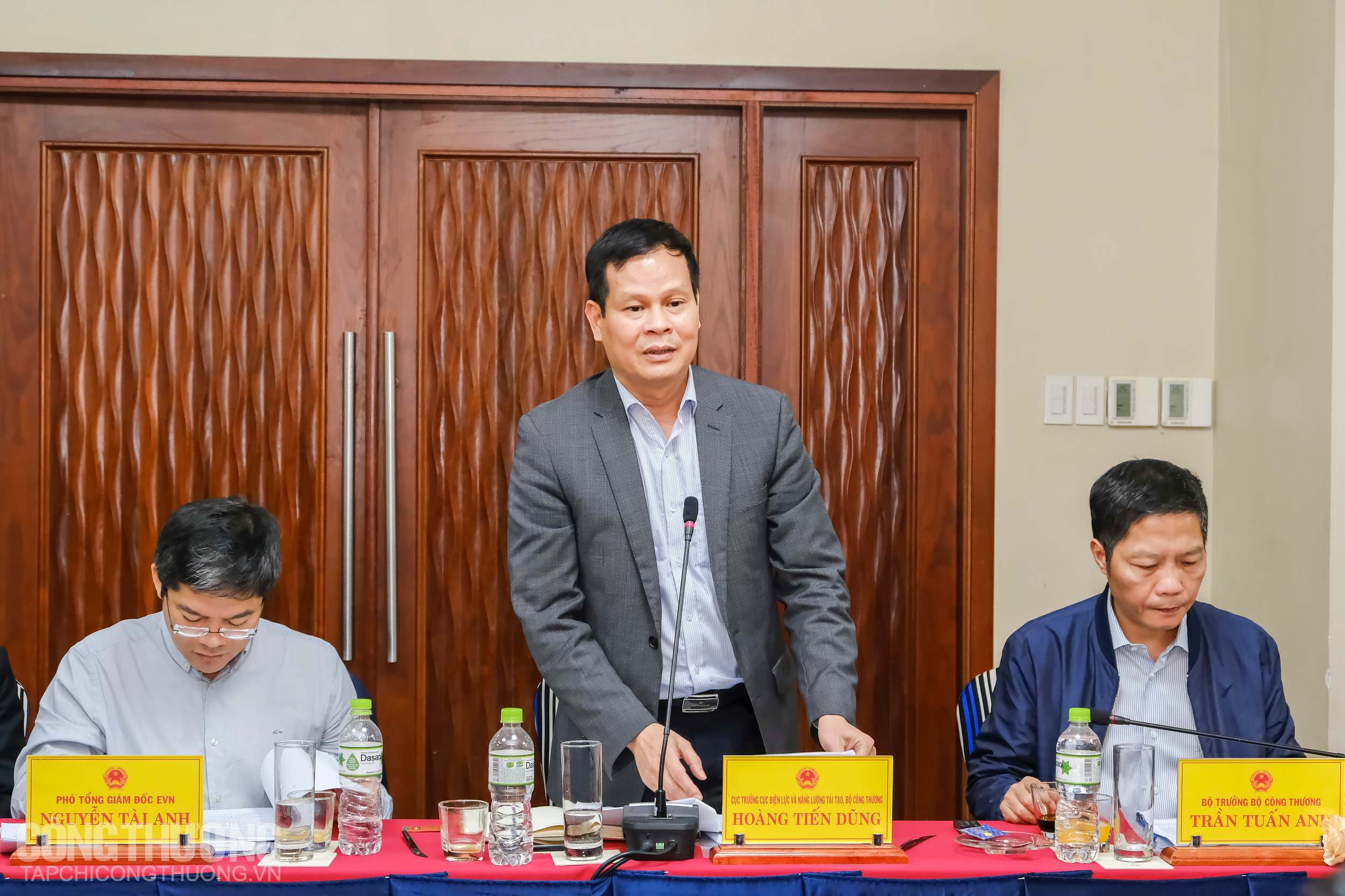 Cục trưởng Cục Điện lực và Năng lượng tái tạo trả lời các kiến nghị của tỉnh Quảng Trị, khẳng định sẽ phối hợp chặt chẽ hơn nữa để tháo gỡ những vướng mắc còn tồn tại