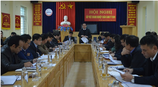 Ông Tạ Văn Long - Phó Chủ tịch Thường trực UBND tỉnh phát biểu tại buổi gặp mặt