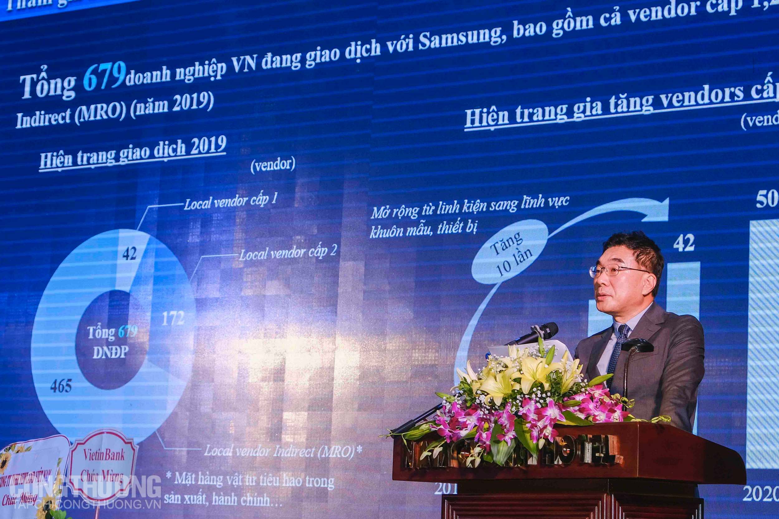 Ông Kim Dong Hwan - Phó Tổng Giám đốc Tổ hợp Samsung Việt Nam giới thiệu về hoạt động hỗ trợ doanh nghiệp CNHT Việt Nam của Samsung thời gian qua
