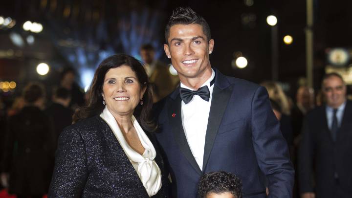 Ronaldo và mẹ