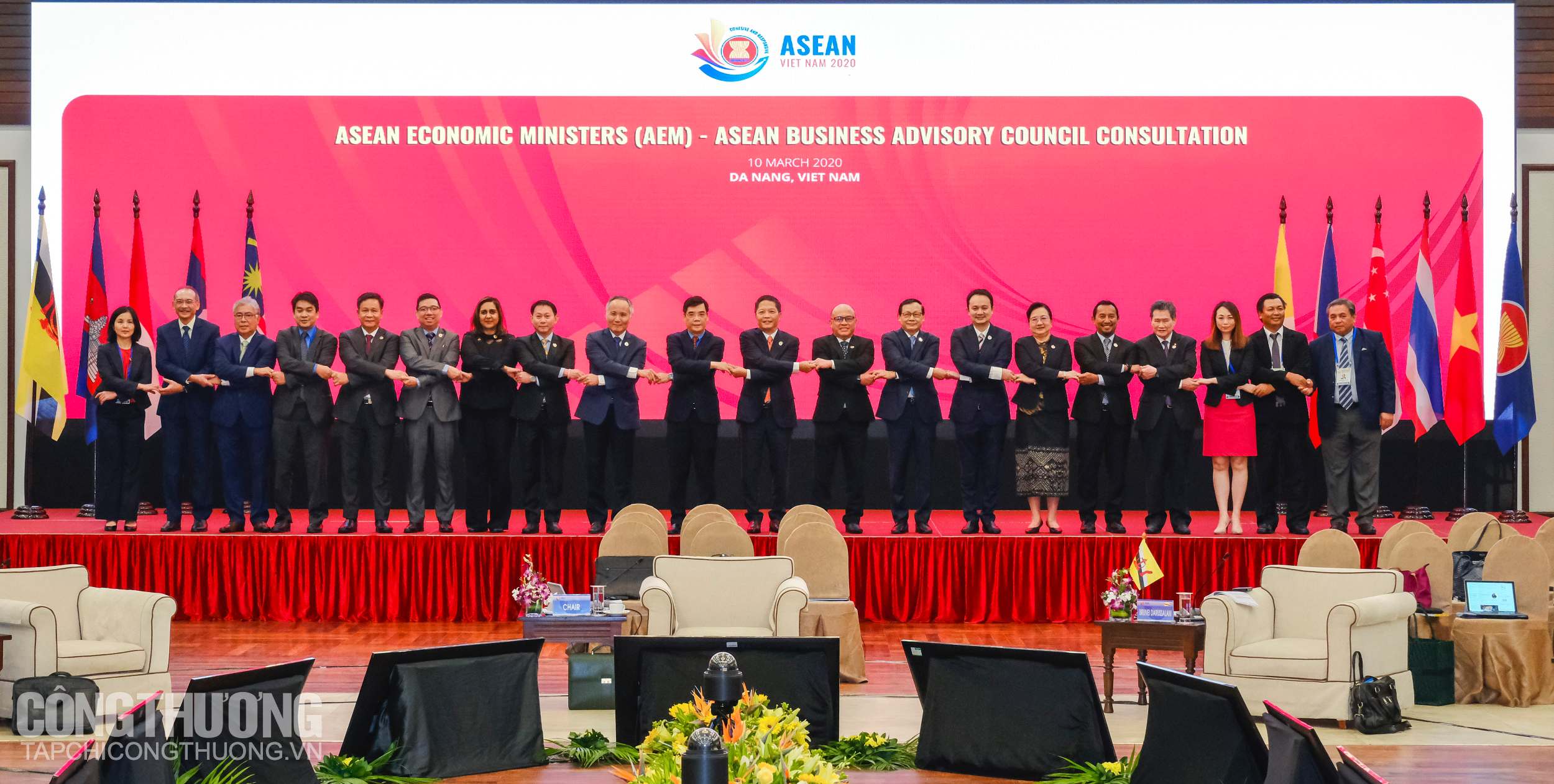Đại diện các nước tại Hội nghị Bộ trưởng Kinh tế ASEAN hẹp lần thứ 26 (AEM 26)