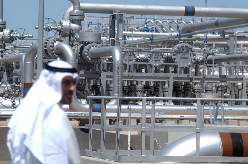 Khai thác dầu thô khu vực Trung Đông