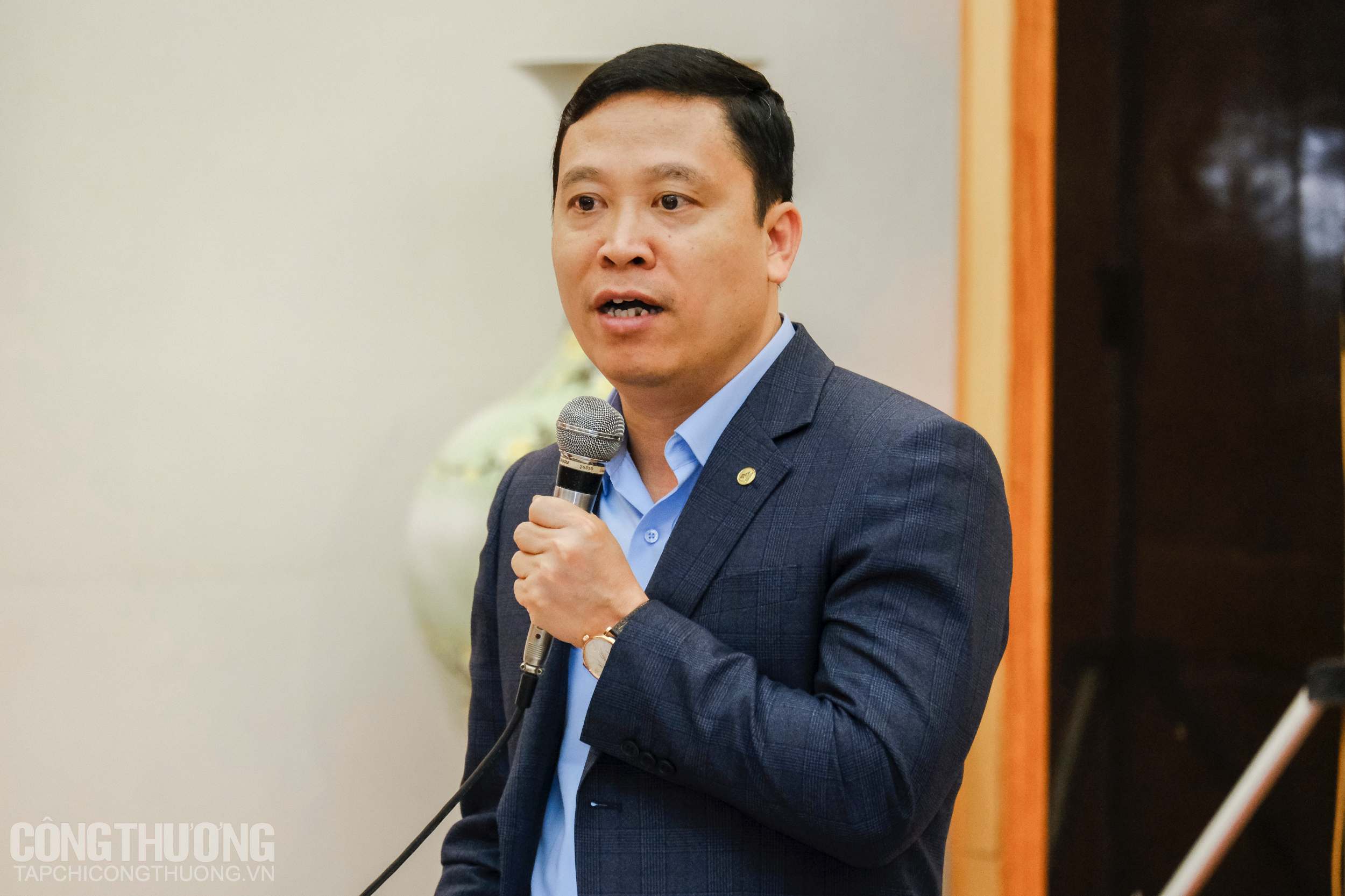 Ông Thân Đức Việt - Giám đốc May 10 cho biết uy tín trên thị trường dệt may của Tổng Công ty đang phát huy tác dụng khi các đối tác sẵn sàng thương lượng lại điều kiện thời hạn giao hàng và nguồn cung