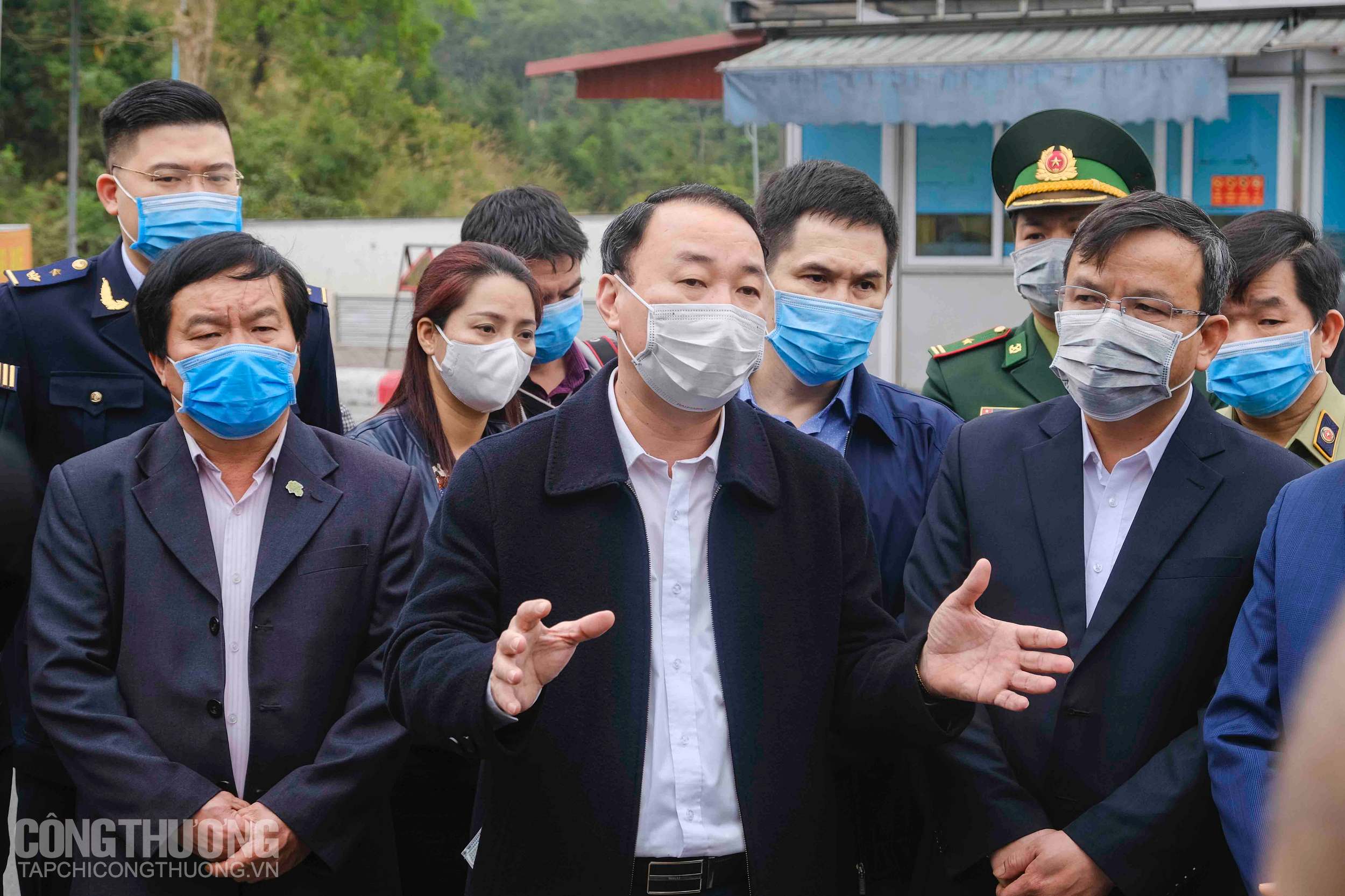 Lãnh đạo tỉnh Lạng Sơn cho biết quá trình thực hiện thông quan đặt yếu tố an toàn y tế lên hàng đầu