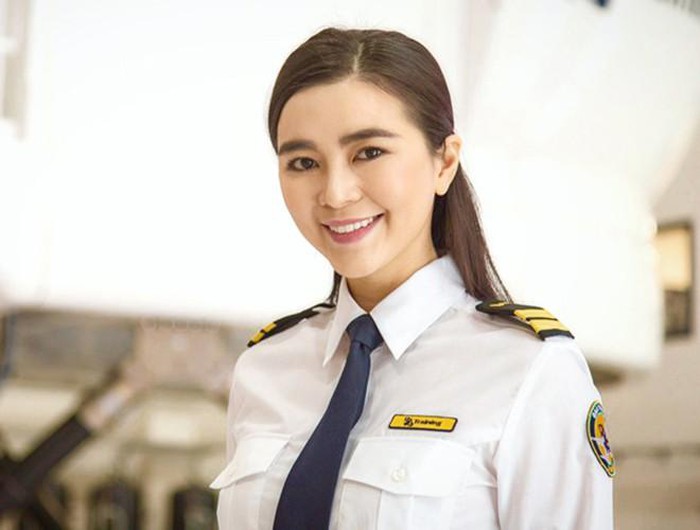 Nữ phi công