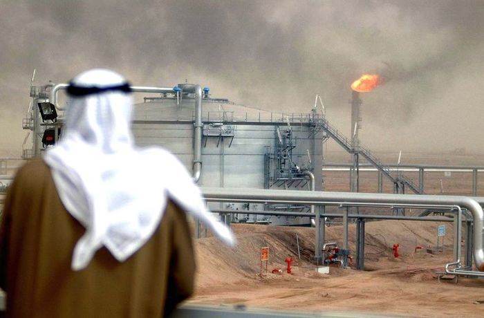 Khai thác dầu thô tại Trung Đông