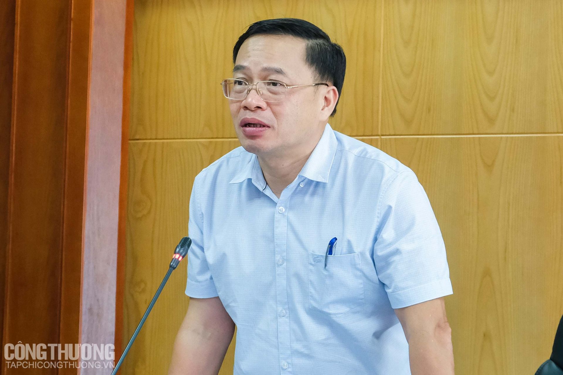 Cục trưởng Cục Điều tiết điện lực Nguyễn Anh Tuấn yêu cầu EVN và các đơn vị điện lực tiếp tục bám sát các văn bản hướng dẫn để thực hiện giảm giá điện, giảm tiền điện