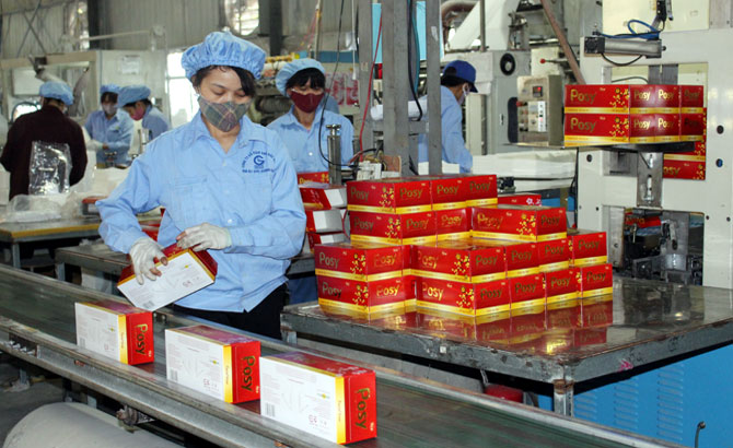 Dây chuyền sản xuất giấy của Nhà máy Giấy Xương Giang (KCN Song Khê - Nội Hoàng).