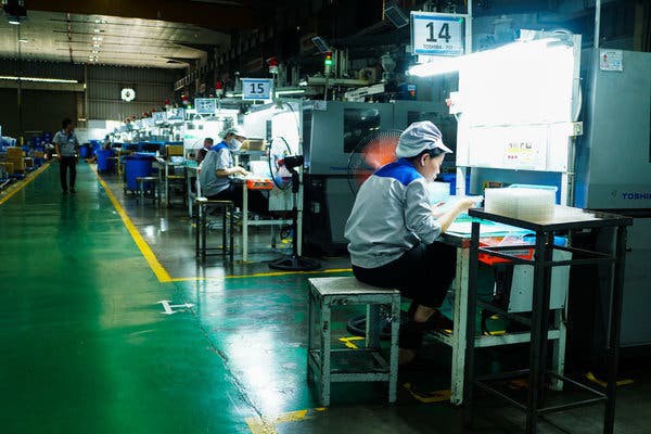 Dây chuyền sản xuất tại Công ty Bắc Việt Technology