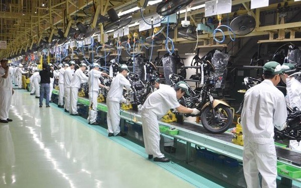 Dây chuyền lắp ráp xe máy của Công ty Honda tại Khu công nghiệp Đồng Văn II (tỉnh Hà Nam)