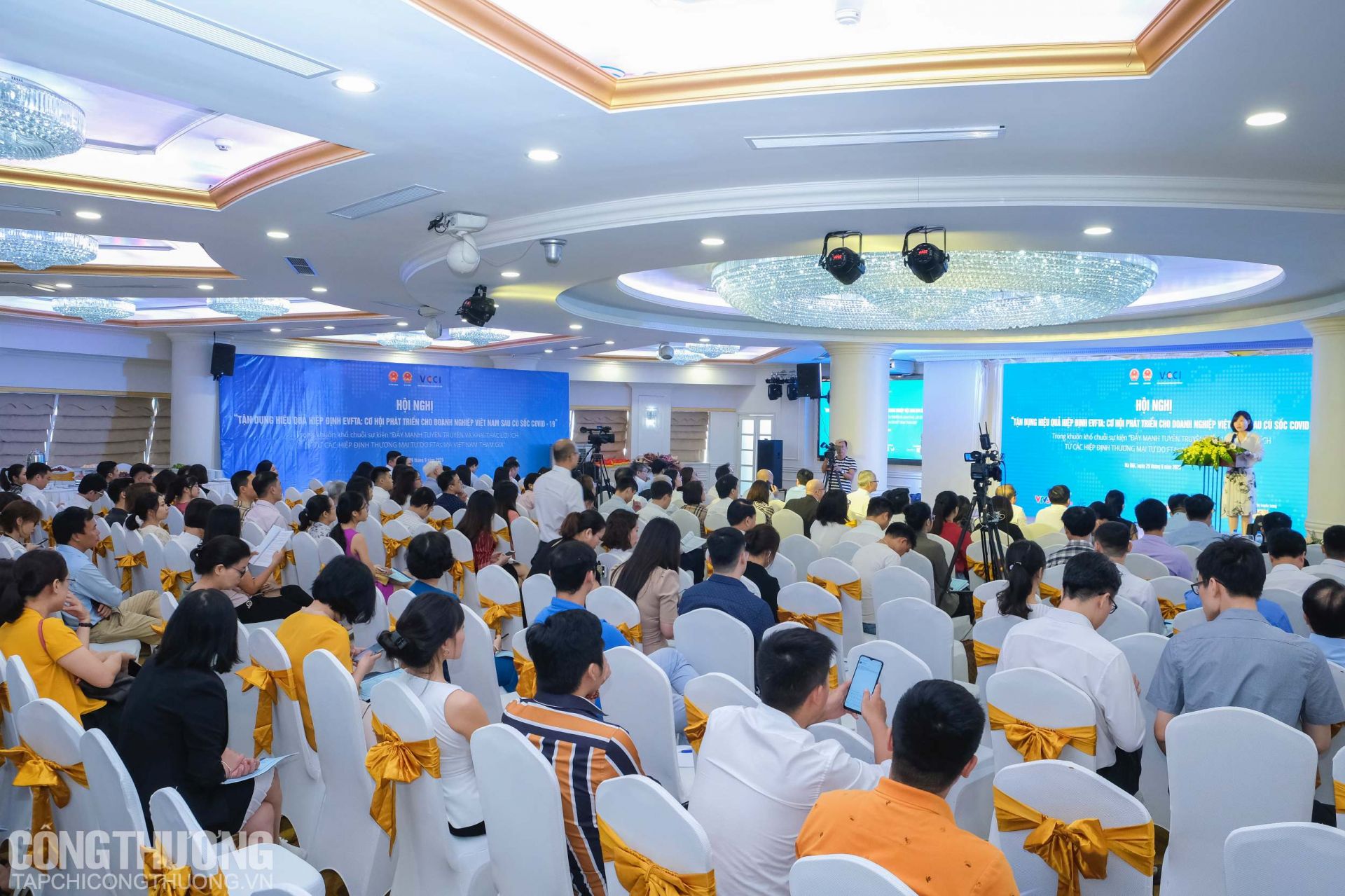 Toàn cảnh Hội nghị “Tận dụng hiệu quả Hiệp định EVFTA: Cơ hội phát triển cho doanh nghiệp Việt Nam sau cú sốc Covid-19?”