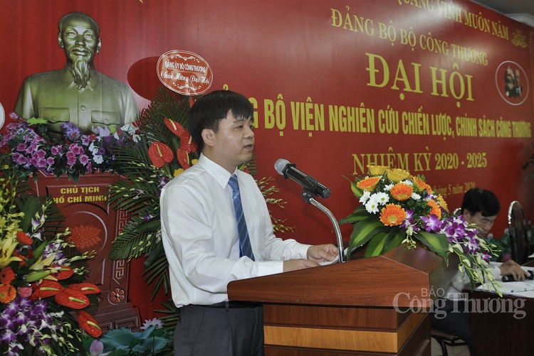 Ông Nguyễn Văn Hội, Viện trưởng Viện Nghiên cứu Chiến lược, Chính sách Công Thương phát biểu khai mạc đại hội