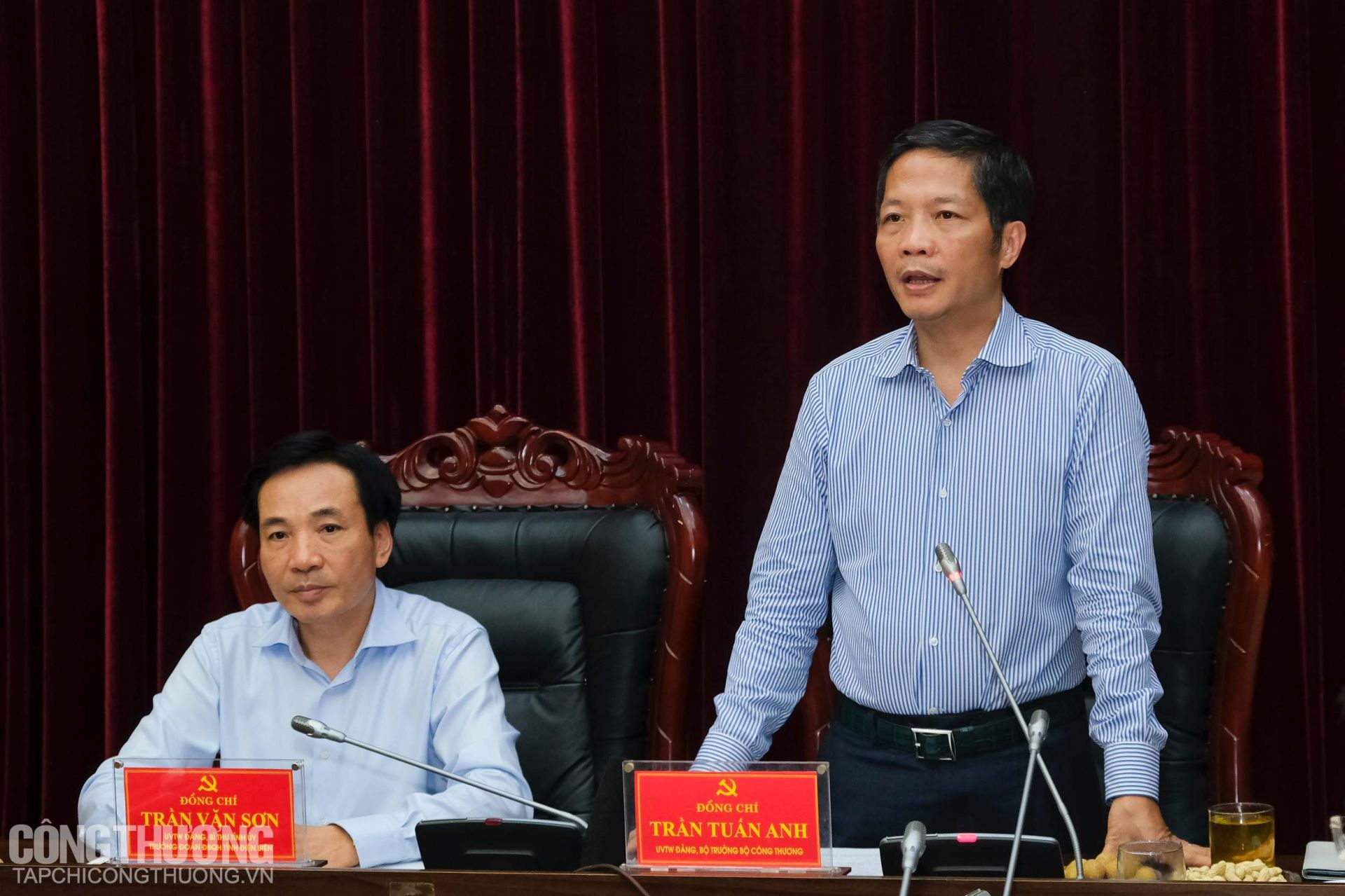 Bộ trưởng Bộ Công Thương Trần Tuấn Anh và Bí thư Tỉnh ủy Điện Biên Trần Văn Sơn chủ trì buổi làm việc