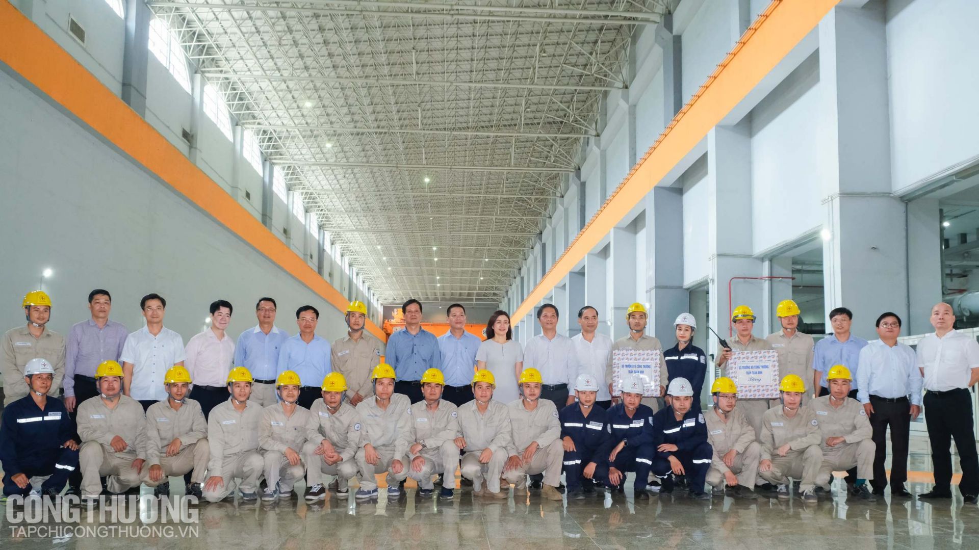 Bộ Công Thương đến thăm Nhà máy thủy điện Sơn La