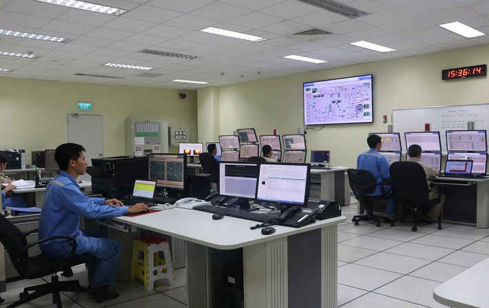 Công nhân Vận hành Nhà máy điện Thái Bình