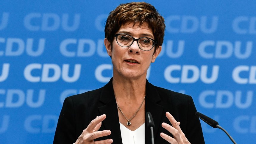 Bộ trưởng Quốc phòng Đức Annegret Kramp-Karrenbauer 