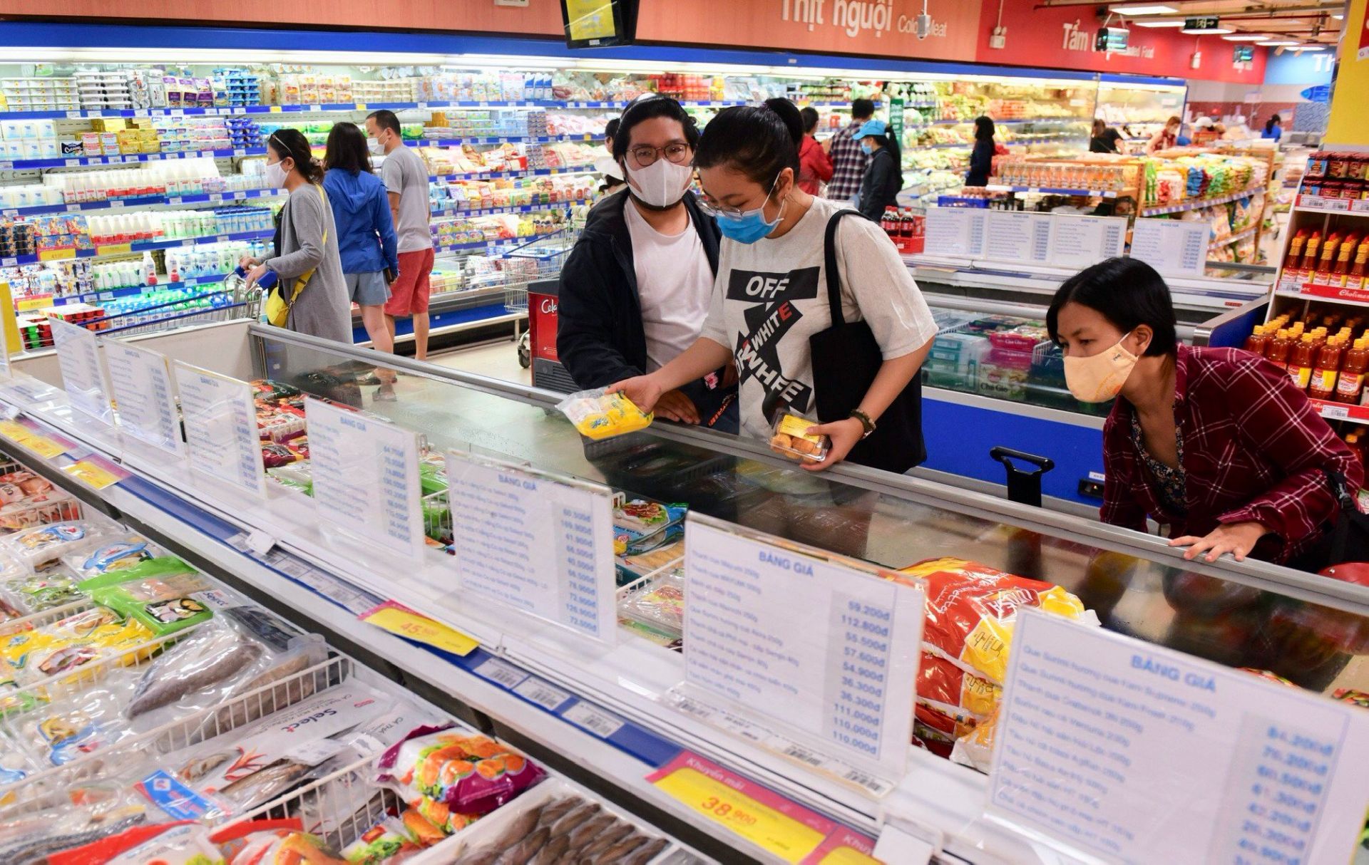 Việc hệ thống bán lẻ của Saigon Co.op giảm giá hàng loạt hàng hóa thiết yếu sẽ giúp chia sẻ áp lực chi tiêu với người tiêu dùng trong giai đoạn dịch bệnh