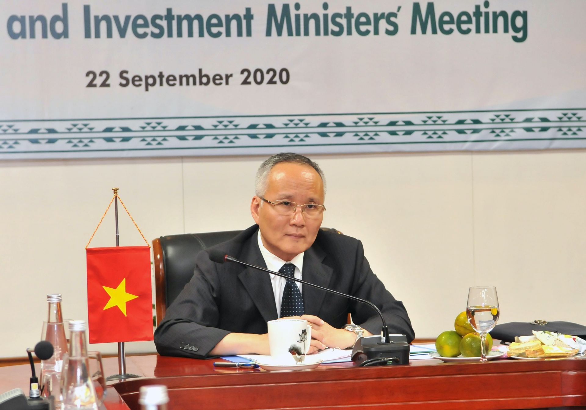 Thứ trưởng Bộ Công Thương Trần Quốc Khánh khẳng định Việt Nam sẵn sàng hợp tác với G20 để sớm ngăn chặn đại dịch và phục hồi kinh tế