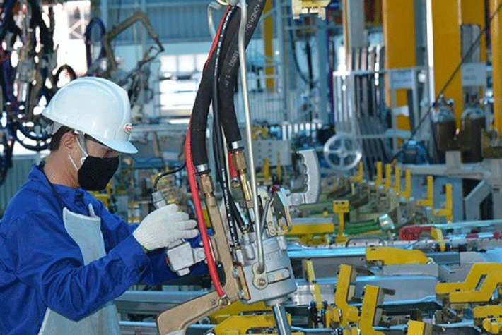 Thủ tướng yêu cầu 5 bộ ngành hỗ trợ doanh nghiệp phát triển sản xuất