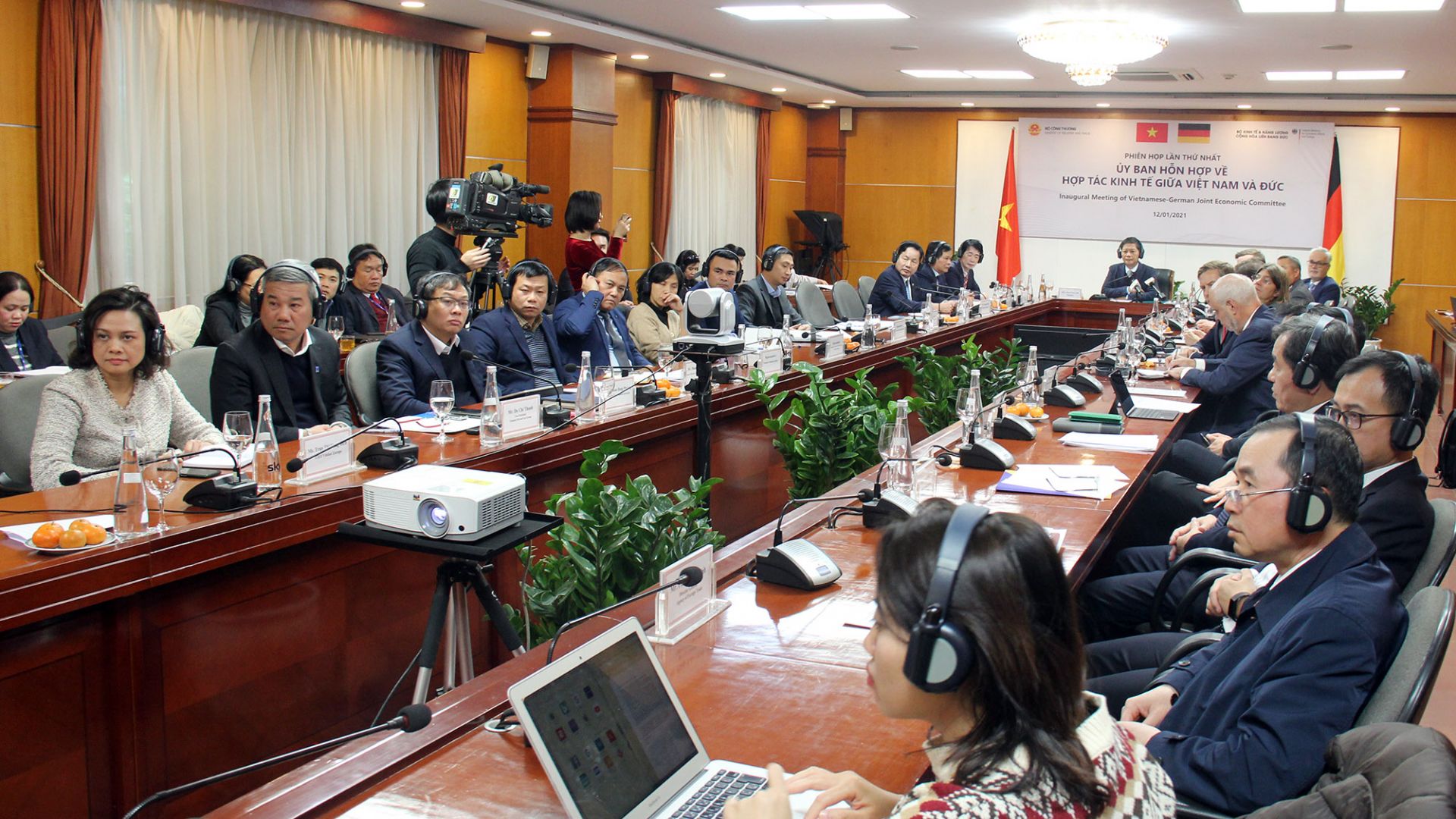 Phiên họp lần thứ nhất Ủy ban hỗn hợp về hợp tác kinh tế giữa Việt Nam và CHLB Đức