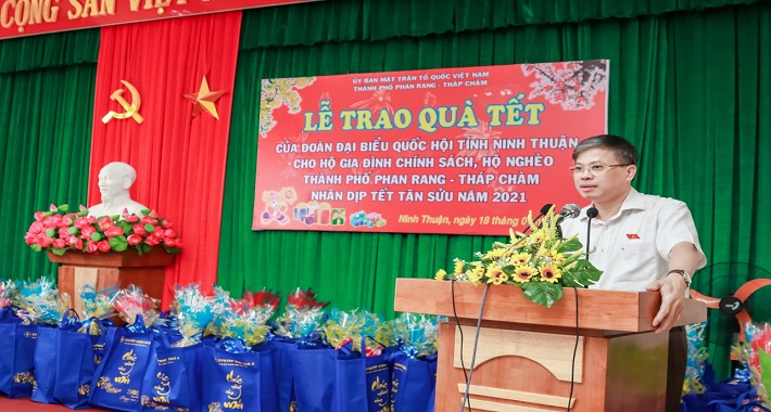 Ông Nguyễn Sỹ Cương - Phó chủ nhiệm Ủy ban đối ngoại Quốc hội - Đại biểu  Quốc hội đơn vị tỉnh Ninh Thuận phát biểu ý kiến