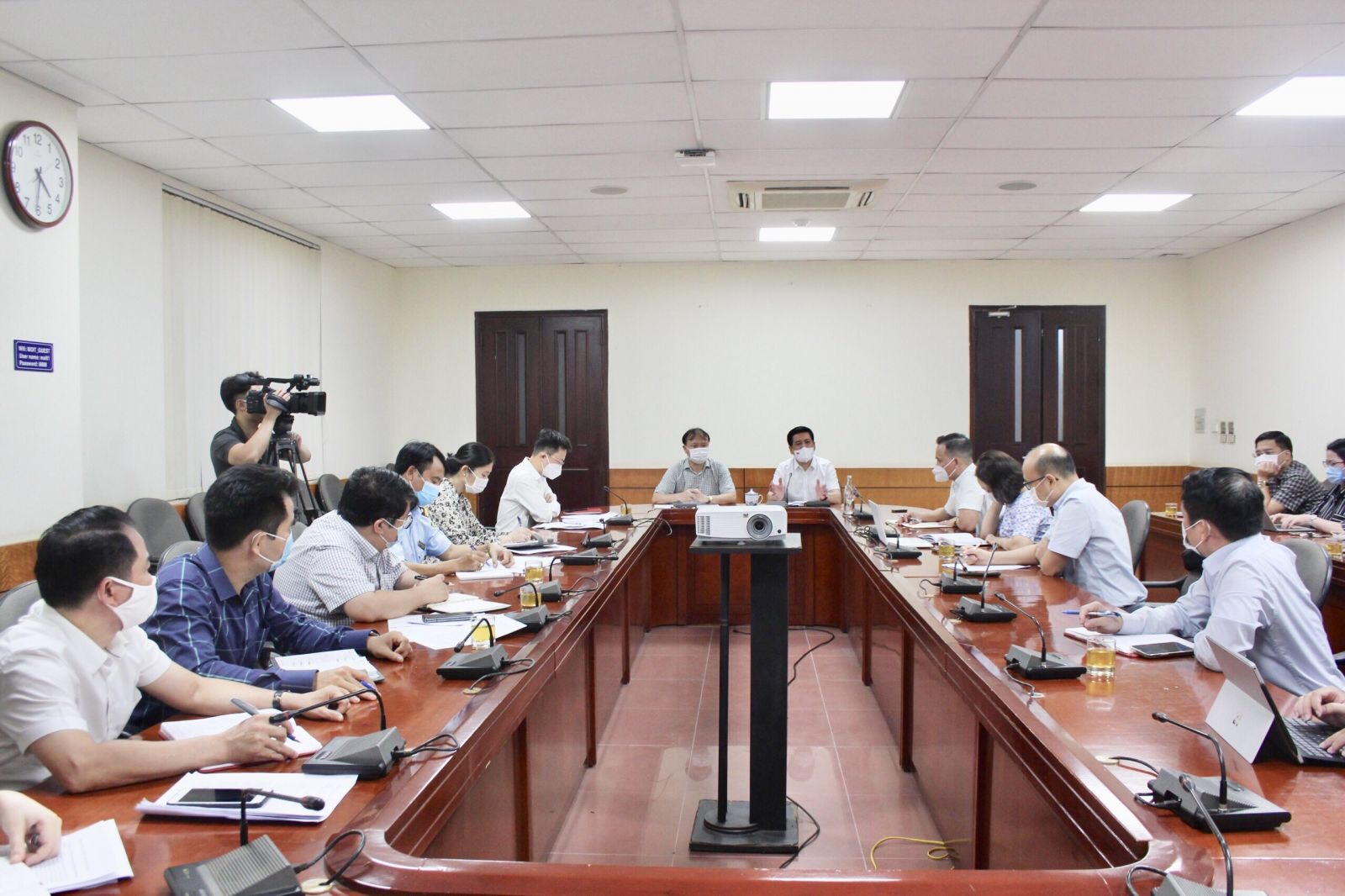 Chiều ngày 17/7/2021, Bộ trưởng Bộ Công Thương Nguyễn Hồng Diên tổ chức cuộc họp khẩn và quyết định thành lập Ban chỉ đạo cung ứng hàng hóa cho TP. HCM và các tỉnh phía Nam.