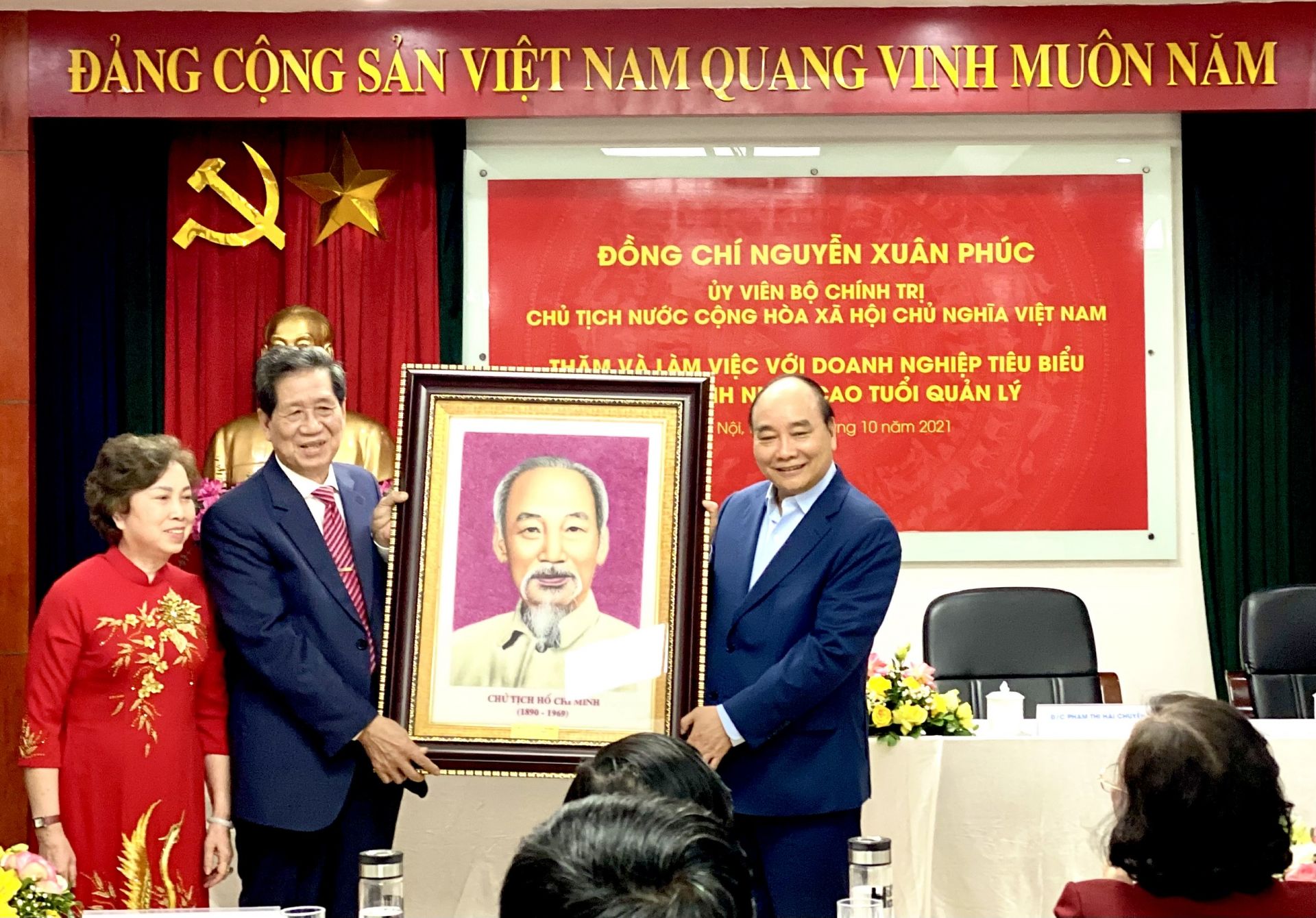 Chủ tịch nước Nguyễn Xuân Phúc thăm và làm việc tại Rạng Đông