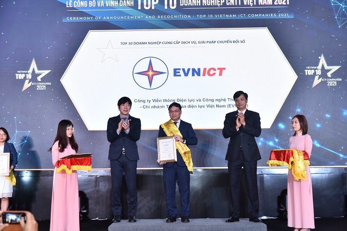 Công ty Viễn thông điện lực và Công nghệ thông tin (EVNICT) thuộc EVN đã vinh dự đạt danh hiệu Top 10 doanh nghiệp Công nghệ thông tin Việt Nam năm 2021 do Hiệp hội phần mềm và dịch vụ công nghệ thông tin Việt Nam (ảnh chụp 9/10/2021)