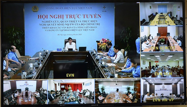 Phó Chủ tịch Tổng Liên đoàn Lao động Việt Nam Ngọ Duy Hiểu giới thiệu tới hội nghị nội dung Nghị quyết số 02-NQ/TW của Bộ Chính trị  với hơn 1.000 điểm cầu tại các Công đoàn trực thuộc Công đoàn ĐLVN trên toàn quốc