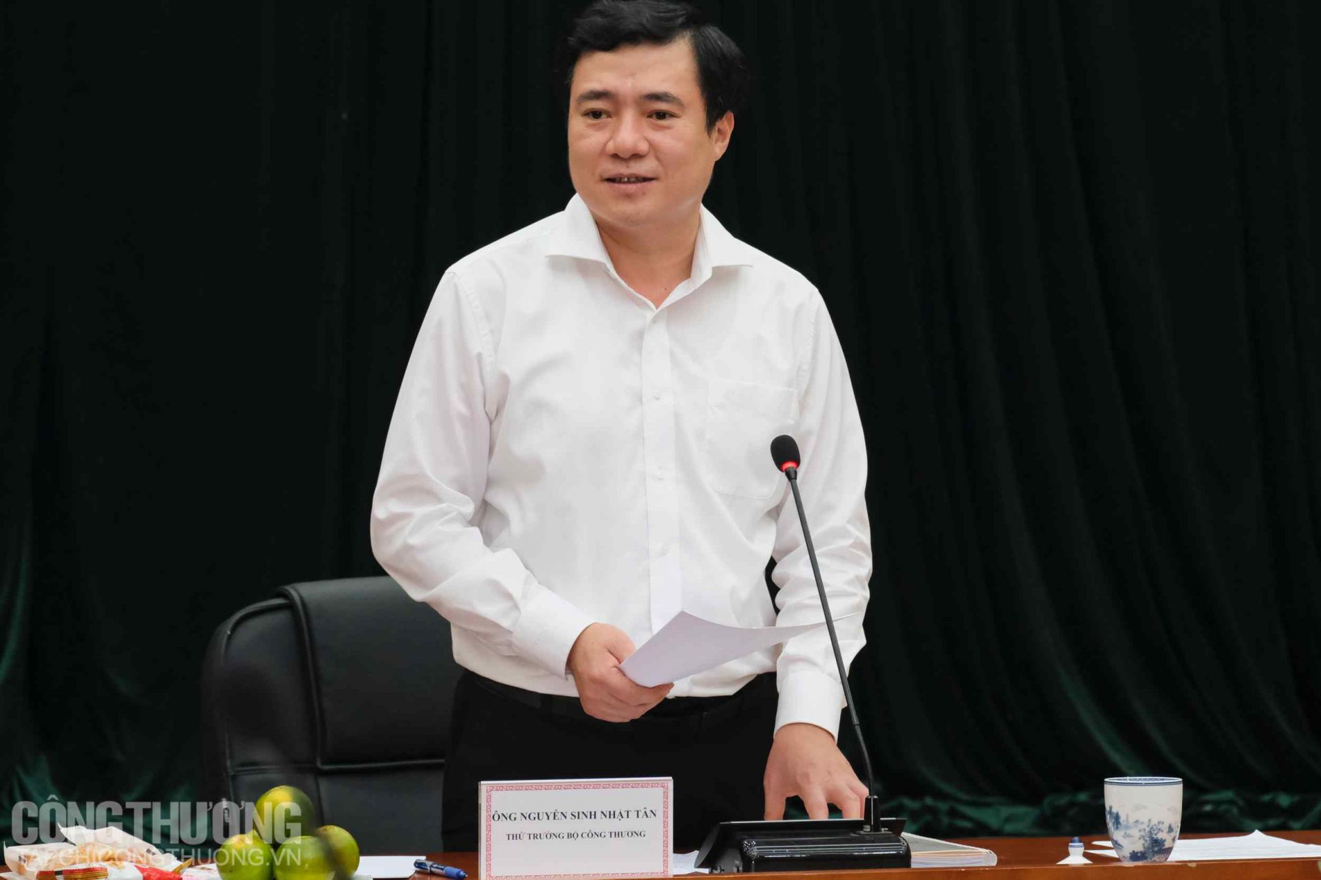 Thứ trưởng Bộ Công Thương Nguyễn Sinh Nhật Tân