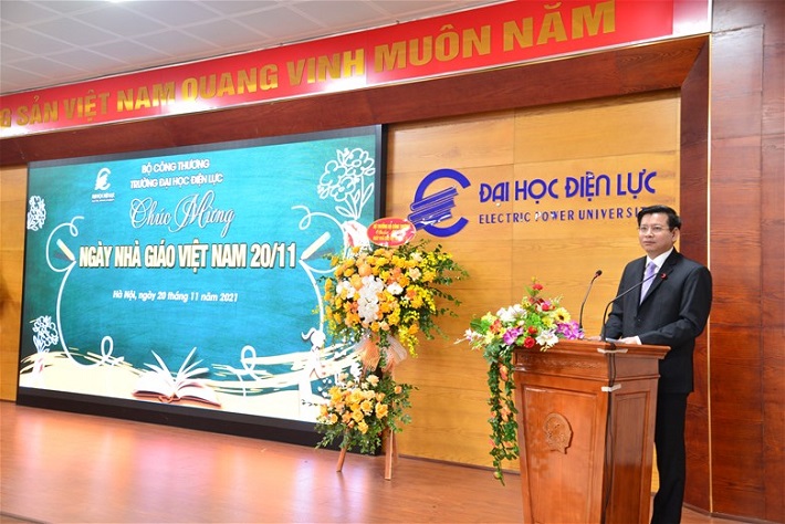 PGS.TS Đinh Văn Châu phát biểu tại buổi lễ.